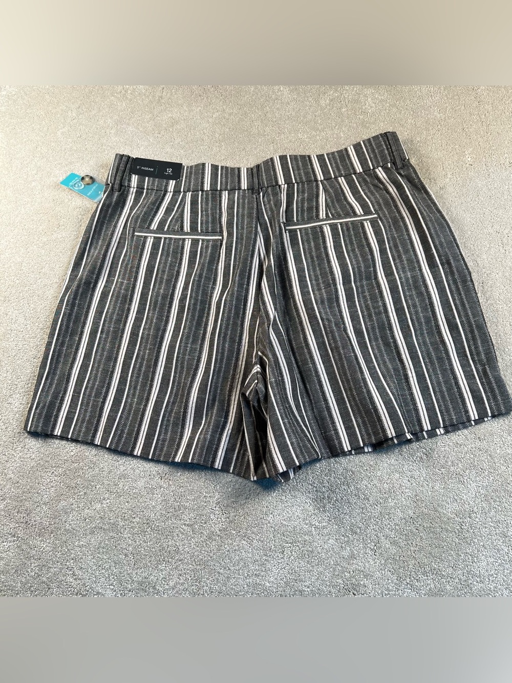 Striped Pleated Front Shorts Casual Gray White NWT Maurices High Rise Women's 12 - Picture 2 of 10